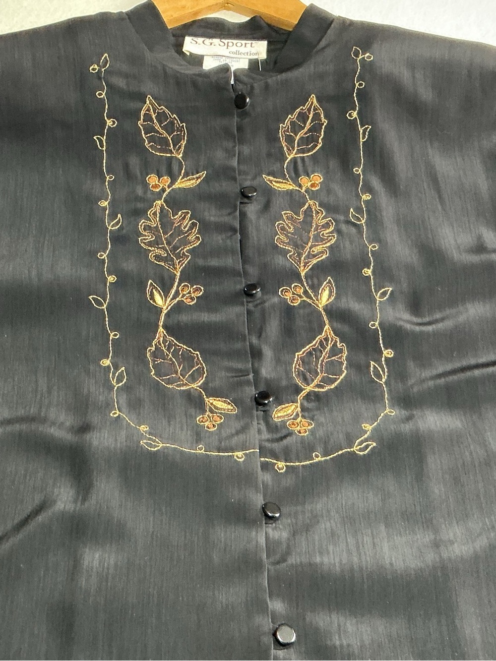 Susan Graver Black Tunic with Gold Embroidered Vine Detail NWT - Picture 10 of 15